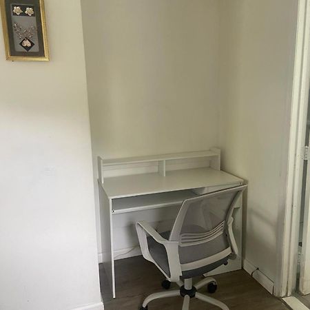 Cozy Room With Private Bathroom Nueva York Exterior foto